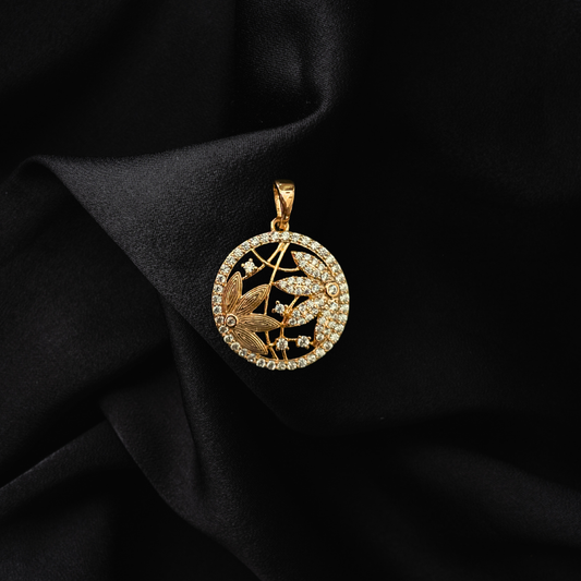 Daisy Flower Pendant with round Frame