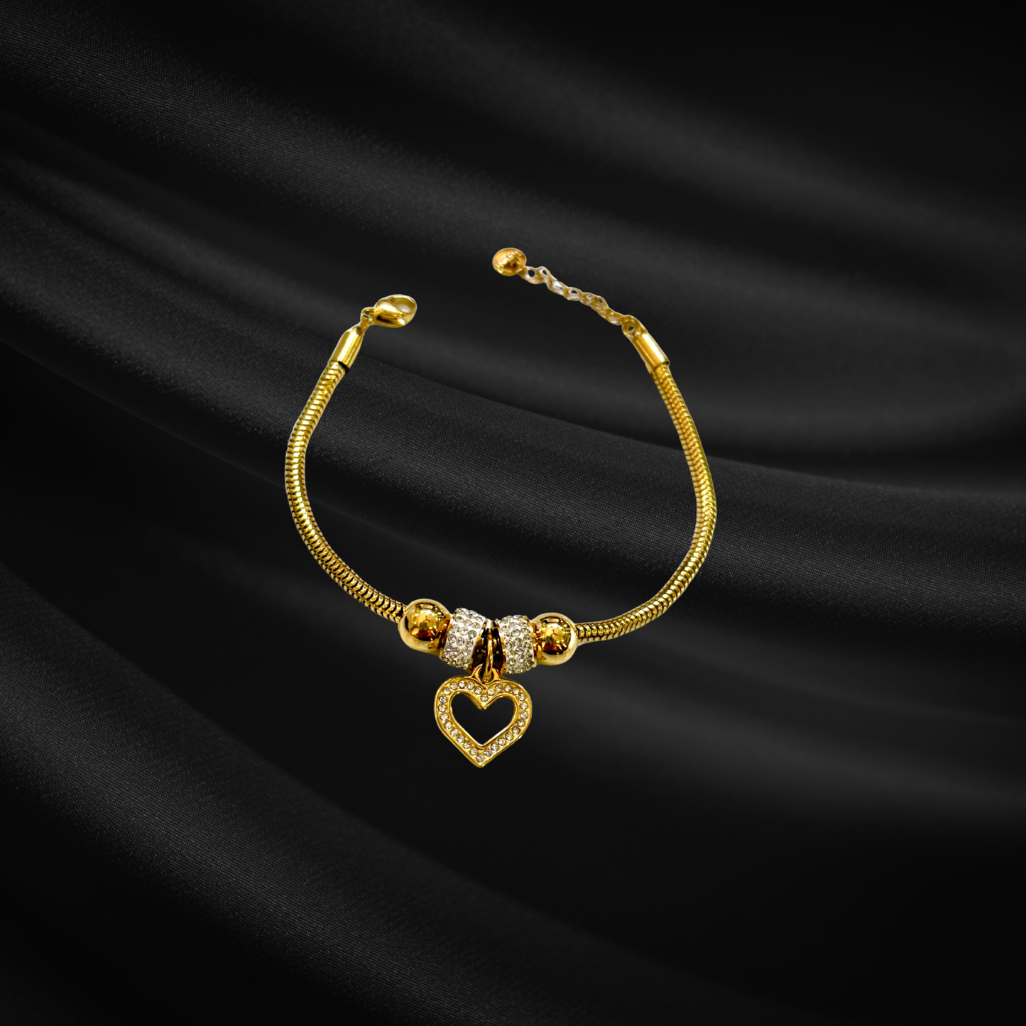 Stunning Heart Charm Gold Bracelet