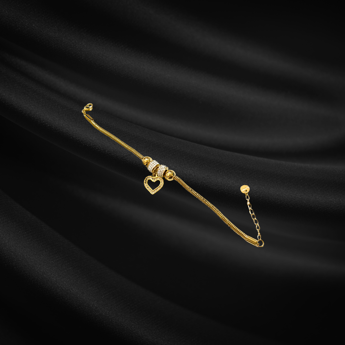 Stunning Heart Charm Gold Bracelet