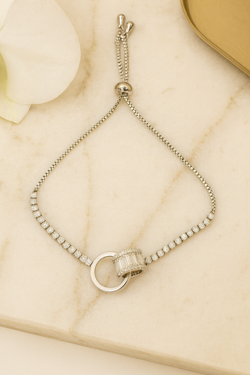 Modern Intertwined Ring Design Adjustable Bracelet