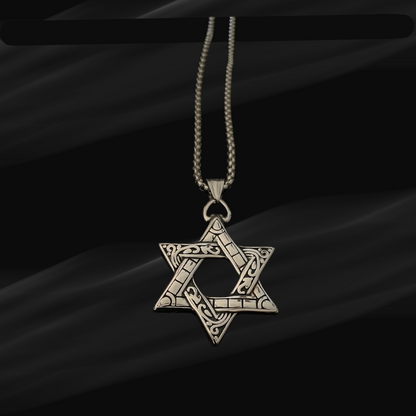Roman Star Pendant with Chain – Bold & Timeless Design