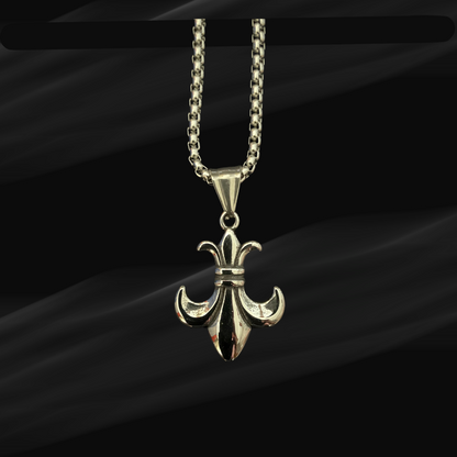 Fleur-de-Lis Pendant with Chain – Timeless & Stylish