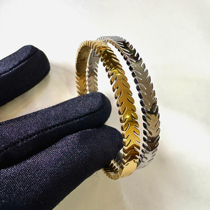 Cutting-Edge Leaf-Inspired Hand Cuff Bracelet,