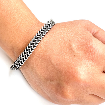 Men's Classic Chain Bracelet with Magnetic Closure