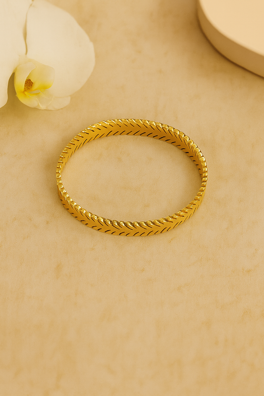 Cutting-Edge Leaf-Inspired Hand Cuff Bracelet,