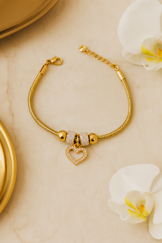 Stunning Heart Charm Gold Bracelet