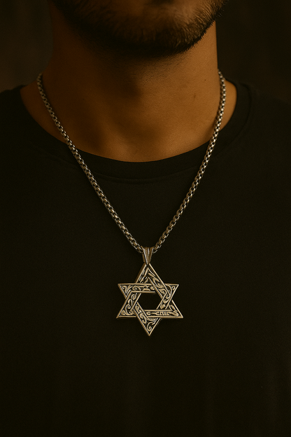 Roman Star Pendant with Chain – Bold & Timeless Design