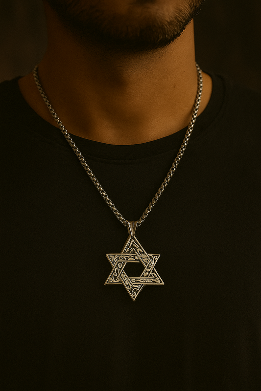 Roman Star Pendant with Chain – Bold & Timeless Design